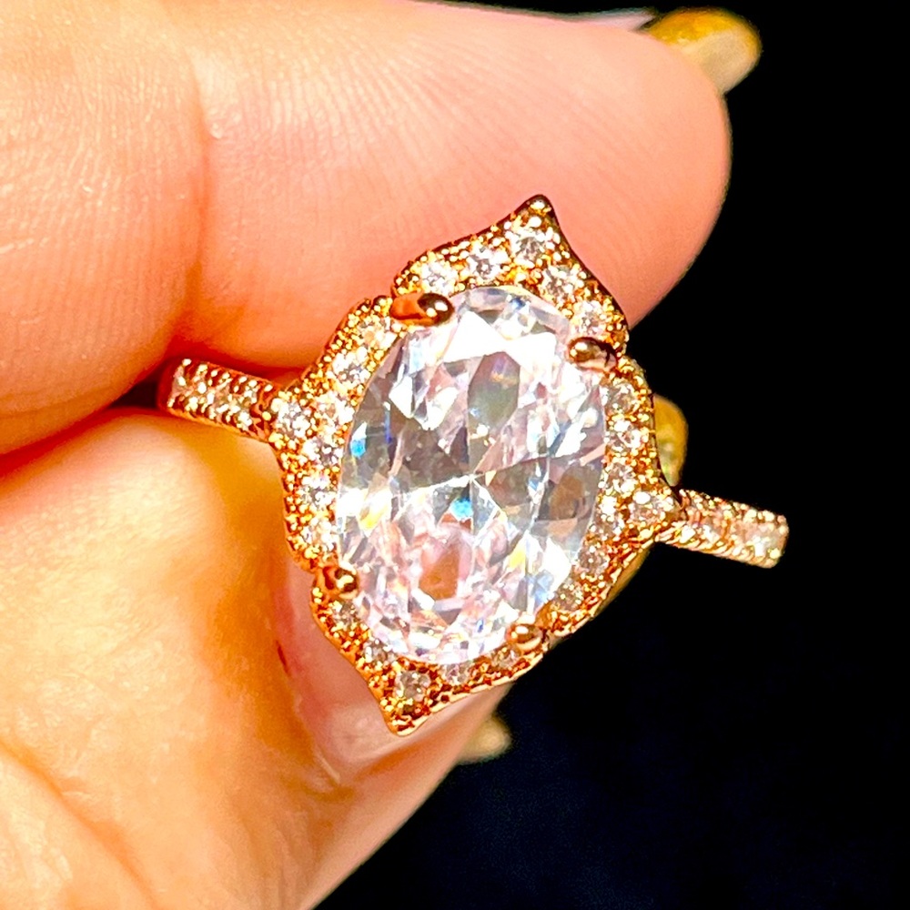 ❤️💖NWT VICTORIAN Rose gold halo ring